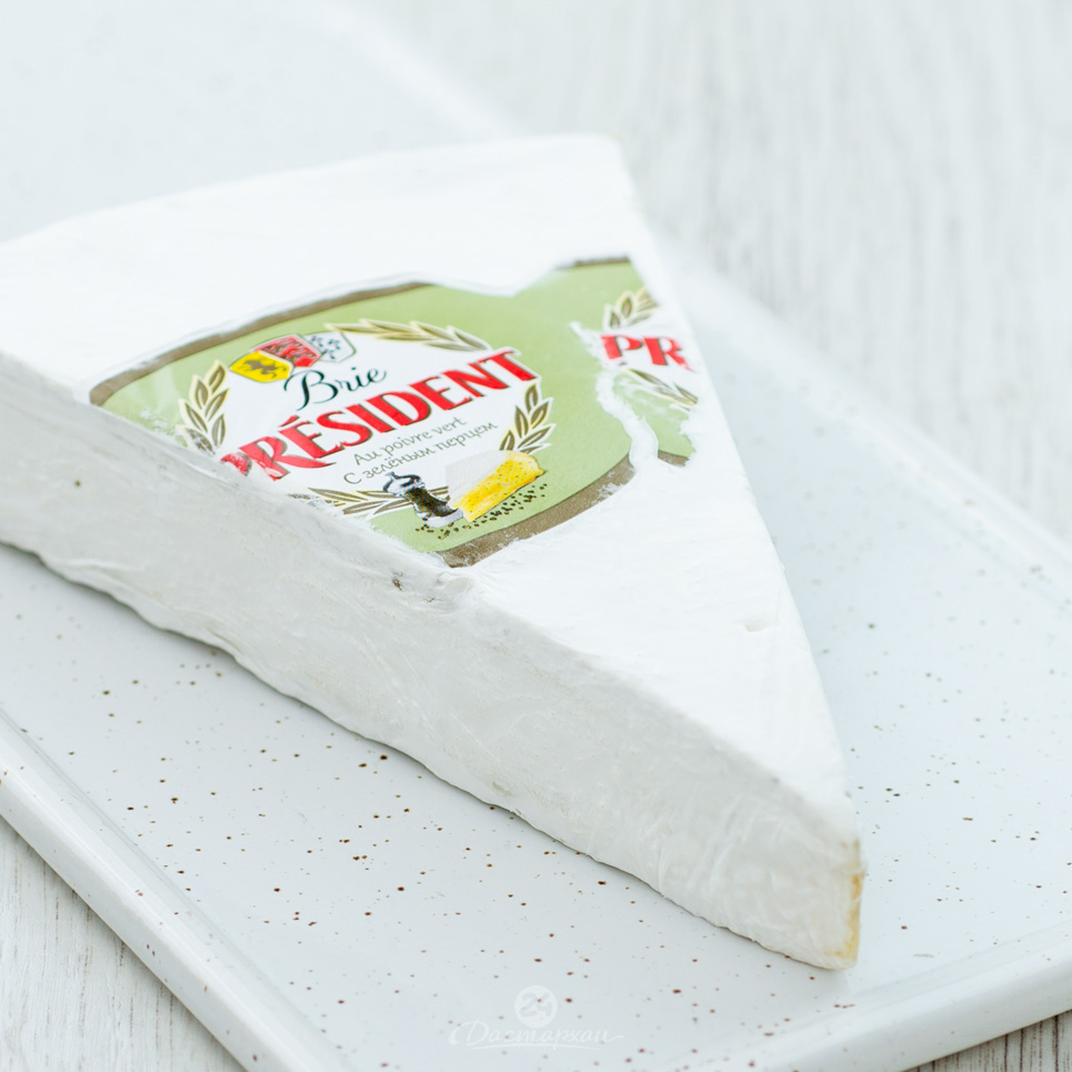 Сыр мягкий President Brie с зеленым перцем 60% 