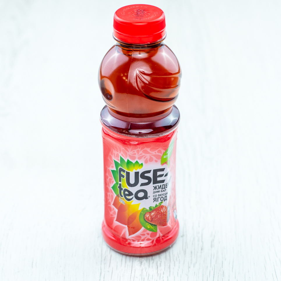 Напиток Fuse-tea со вкусом ягод 0,5л