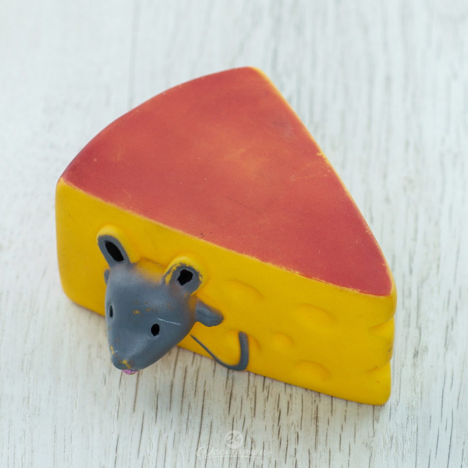 Игрушка для собак Triol из винила "Мышка в сыре", 100мм