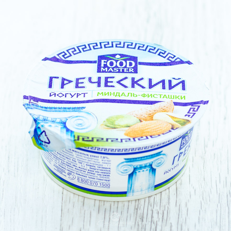 Йогурт Food Master Греческий миндаль-фисташки 7,9% 130г