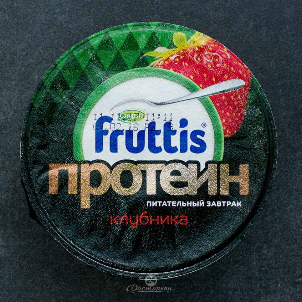 Йогурт Campina Fruttis Протеин клубника 4,5% 150г