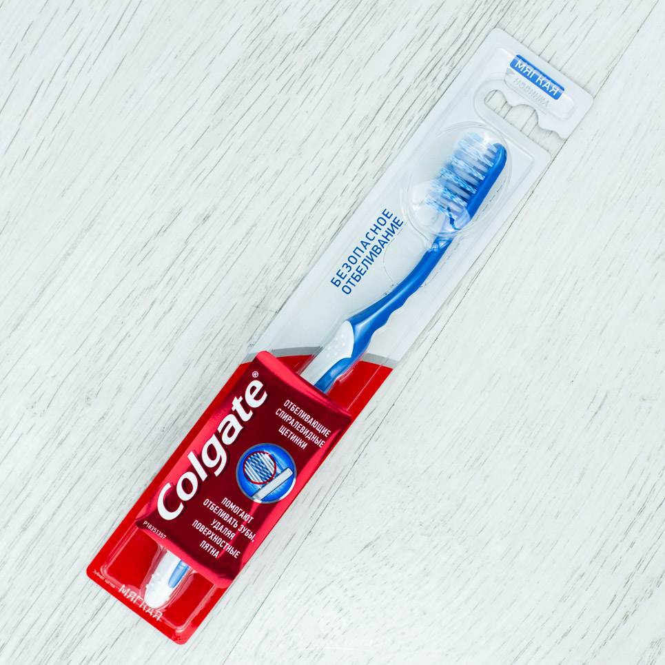 Щетка зубная  Colgate Безопасное отбеливание мягкая