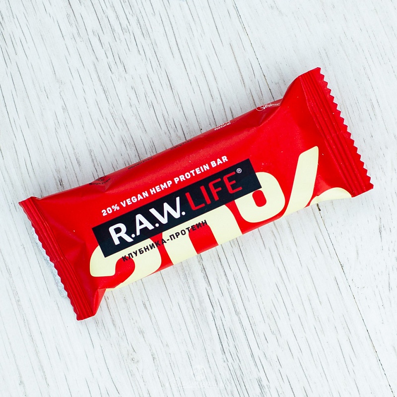 Батончик R.A.W. Life орехово-фруктовый клубника протеин 50г м/у